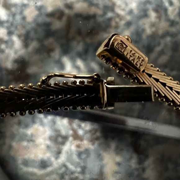 Solid 14kgold with 32 high quality diamonds, 22penny weights, 34grams, 1.21oz - Picture 5 of 7